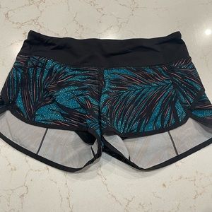 Lululemon Speed Short - Size 4 VGUC
